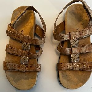 Vionic size 6 sandals